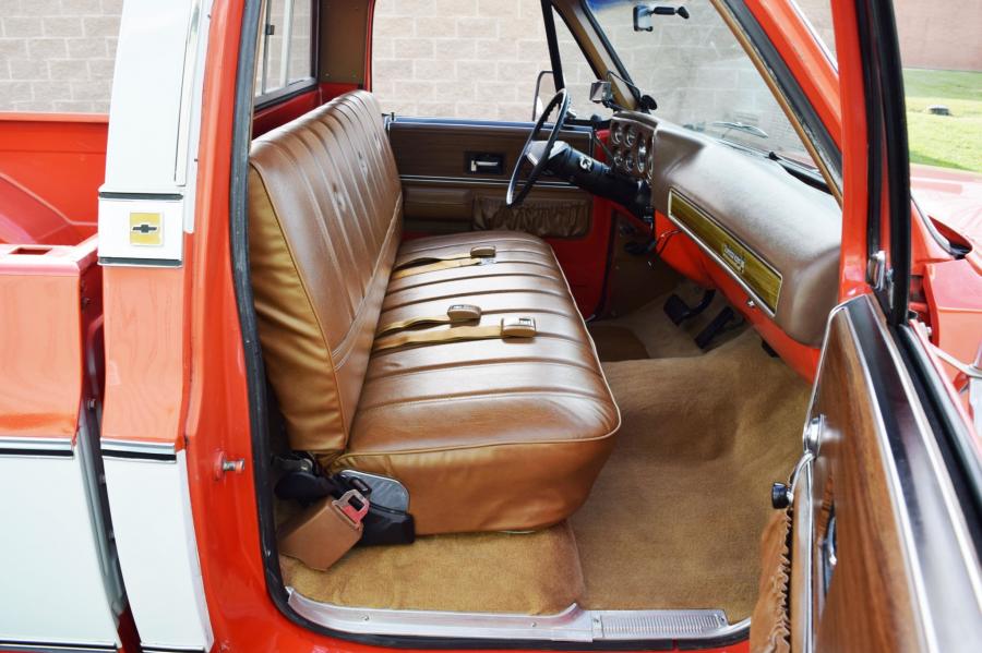 Интерьер Chevrolet C10 Cheyenne Super 1974 года  (фото 233 из 365)